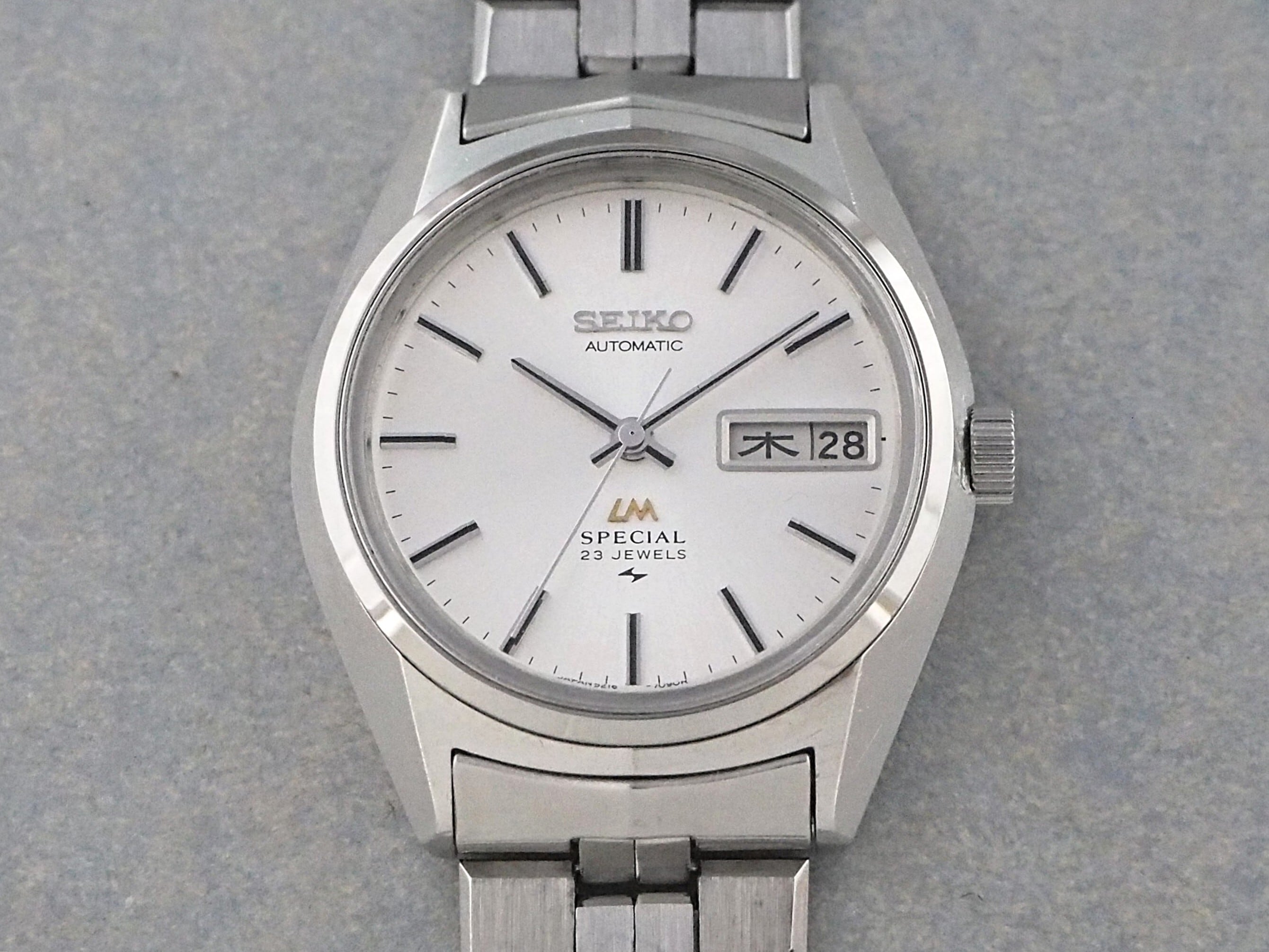 Vintage watch | L o'clock