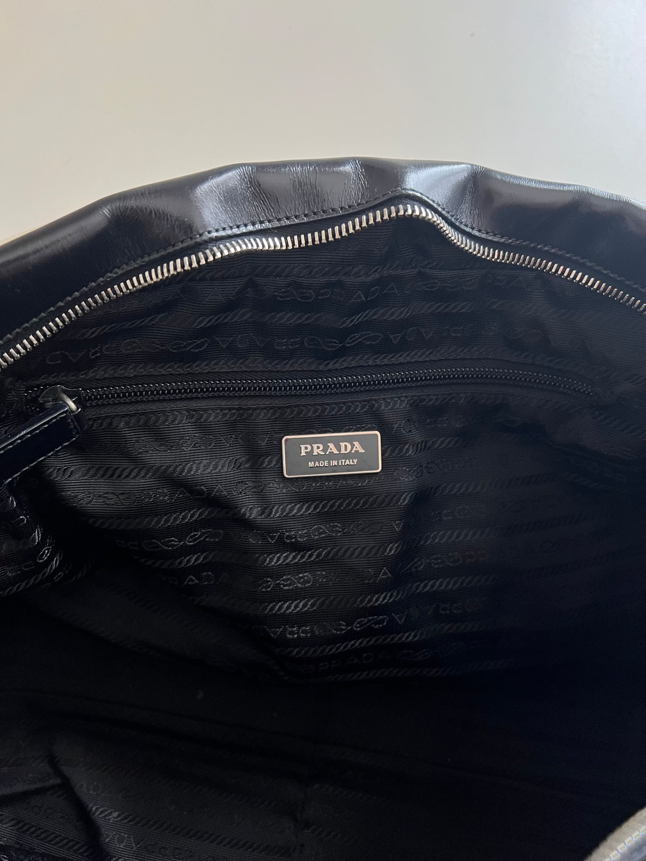 FW2000 PRADA LEATHER HAND BAG | triptraproll