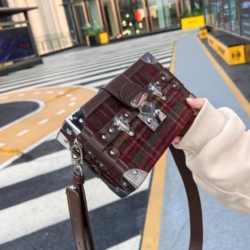 3色／チェックスクエアクロスボディバッグ ・69614