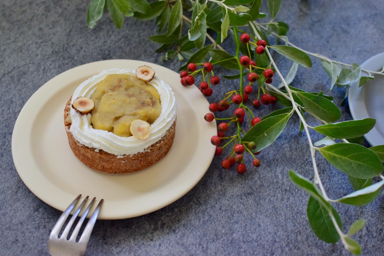 【【定期便】【オーガニックスイーツ/グルテンフリー】　栄養学から考える毎月変わる甘い物を我慢せずSugar Detoxギルトフリースイーツ(11月はバナナキャラメルタルト）