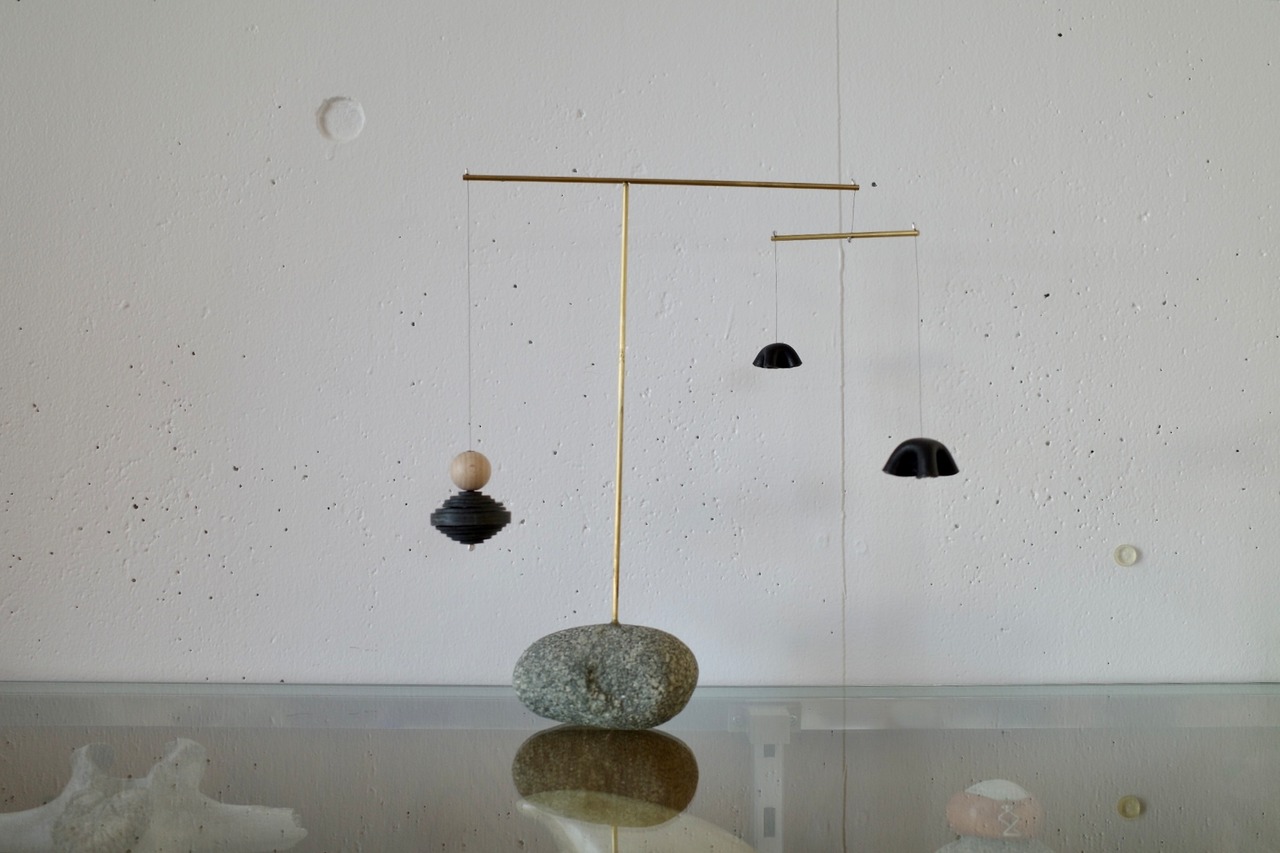 Standing Mobile-omen-