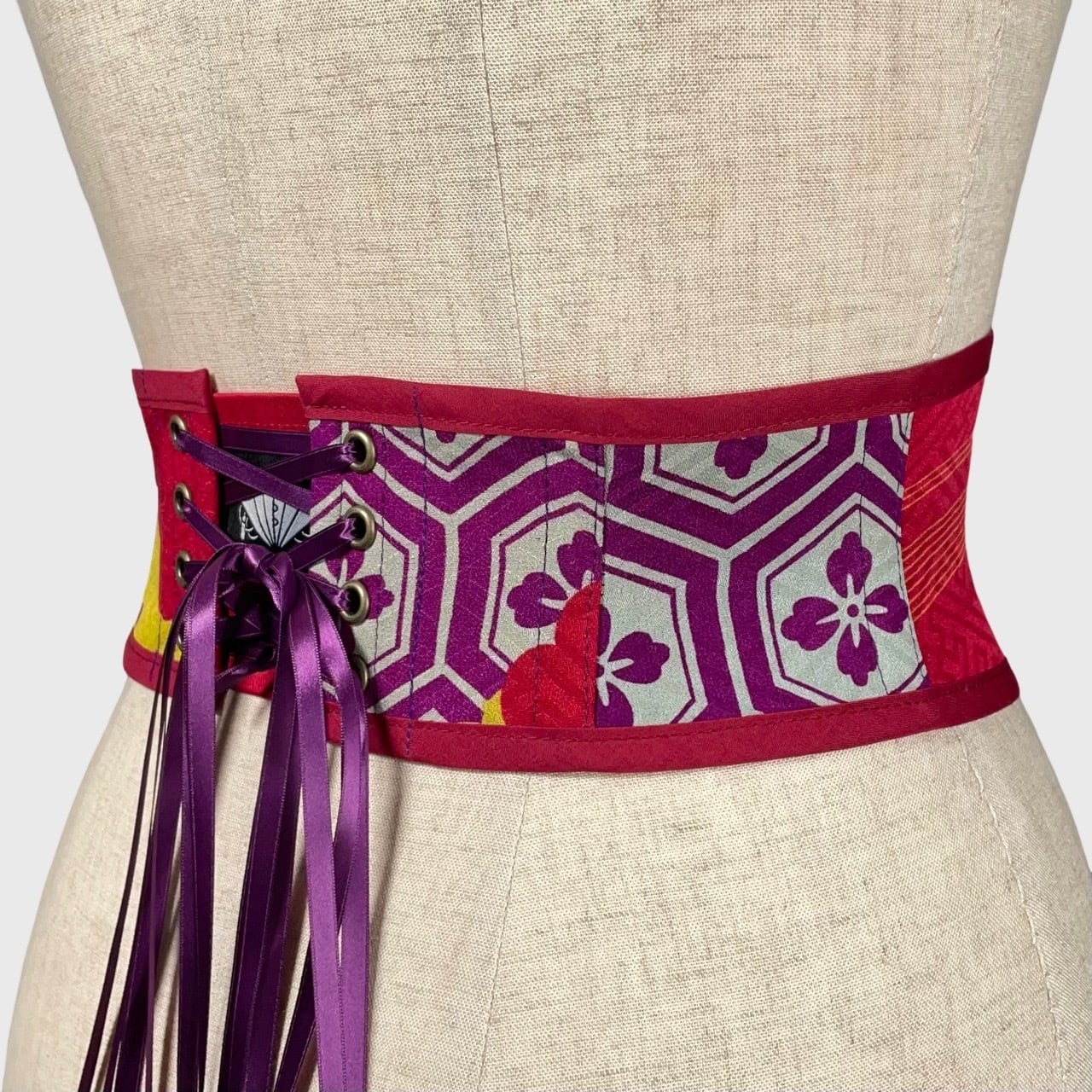 着物コルセット（アンティークはぎれより制作）Kimono Corset (Made of