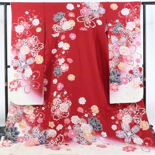 美品 ３点セット 金駒刺繍 着物 成人式 正絹“晴れやかに華やかに開花し