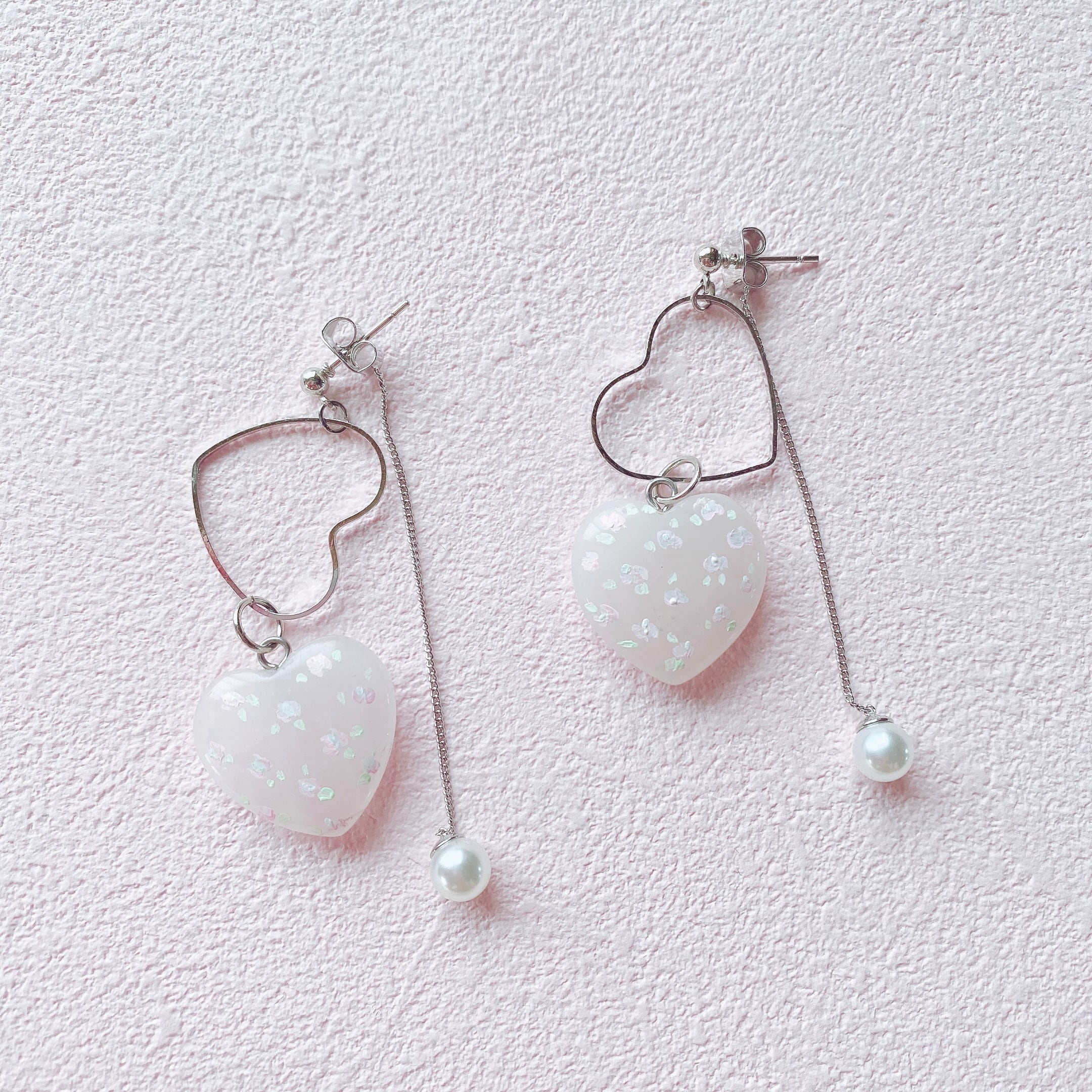 天然石×handpaint ゆらゆらパールと小花柄シルバー耳飾り