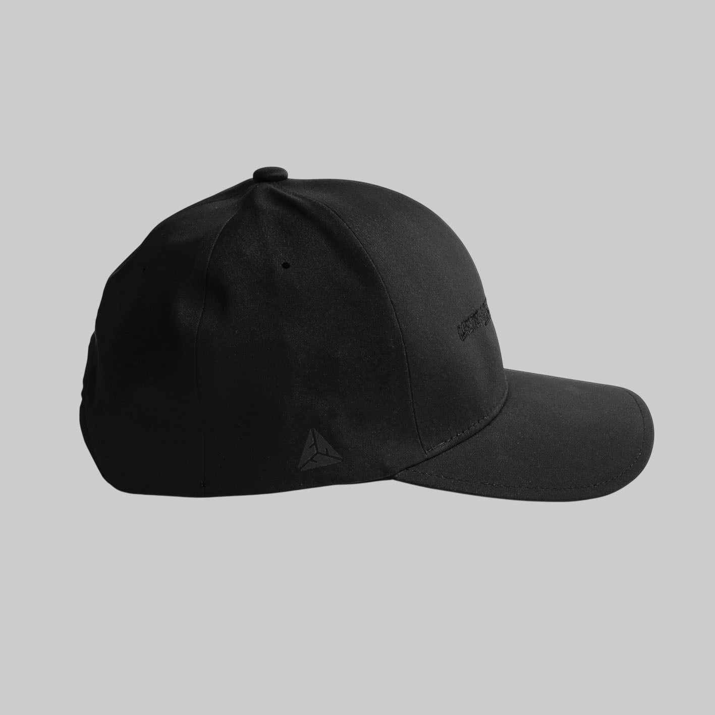LINE LOGO SEAMLESS CAP/Black on Black | CHESTER LINE LOGO SEAMLESS CAP/Black on Black | CHESTER