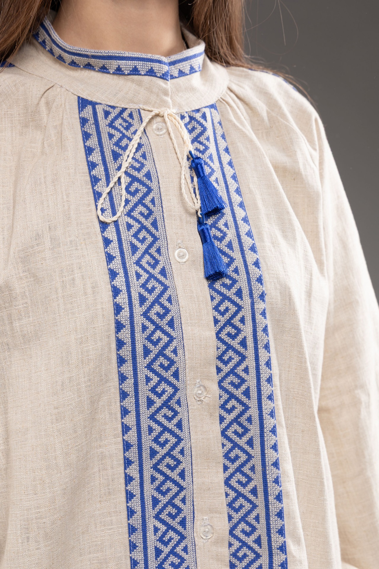 ウクライナ刺繍ヴィシヴァンカ　手刺繍　平行縫い　麻　レディース・フリーサイズ - 4