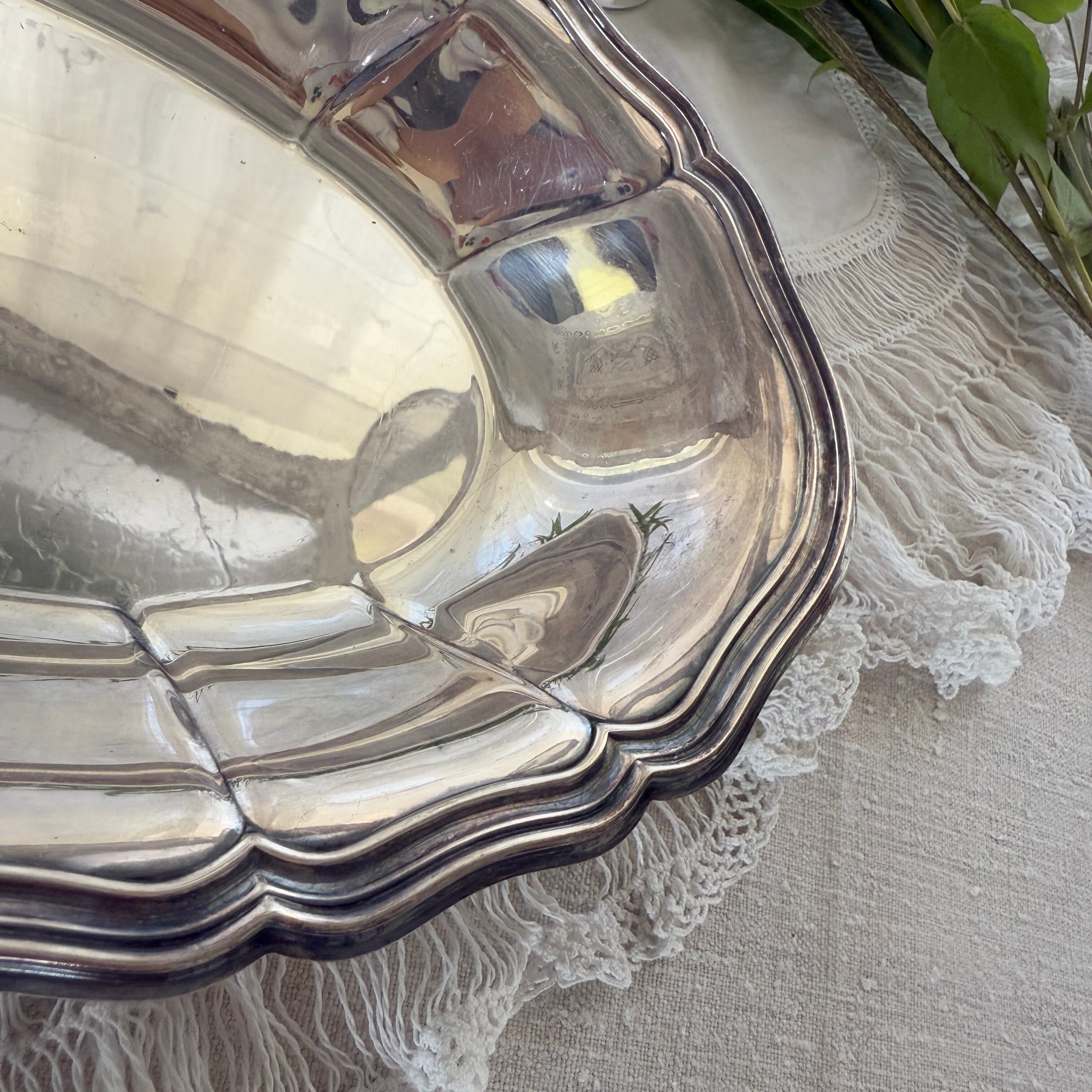 French Vintage Metal Oval Plate With A Bautiful Floral Rim/花リム