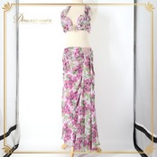 ベリーダンス オリエンタル 衣装 上下セット ピンク系 トップス スカート アーム アーム飾り 紫 緑 花柄 鮮やか かわいい ダンス衣装 ラインストーン ビーズ 豪華 装飾 ステージ イベント 華やか パープル系 グリーン系