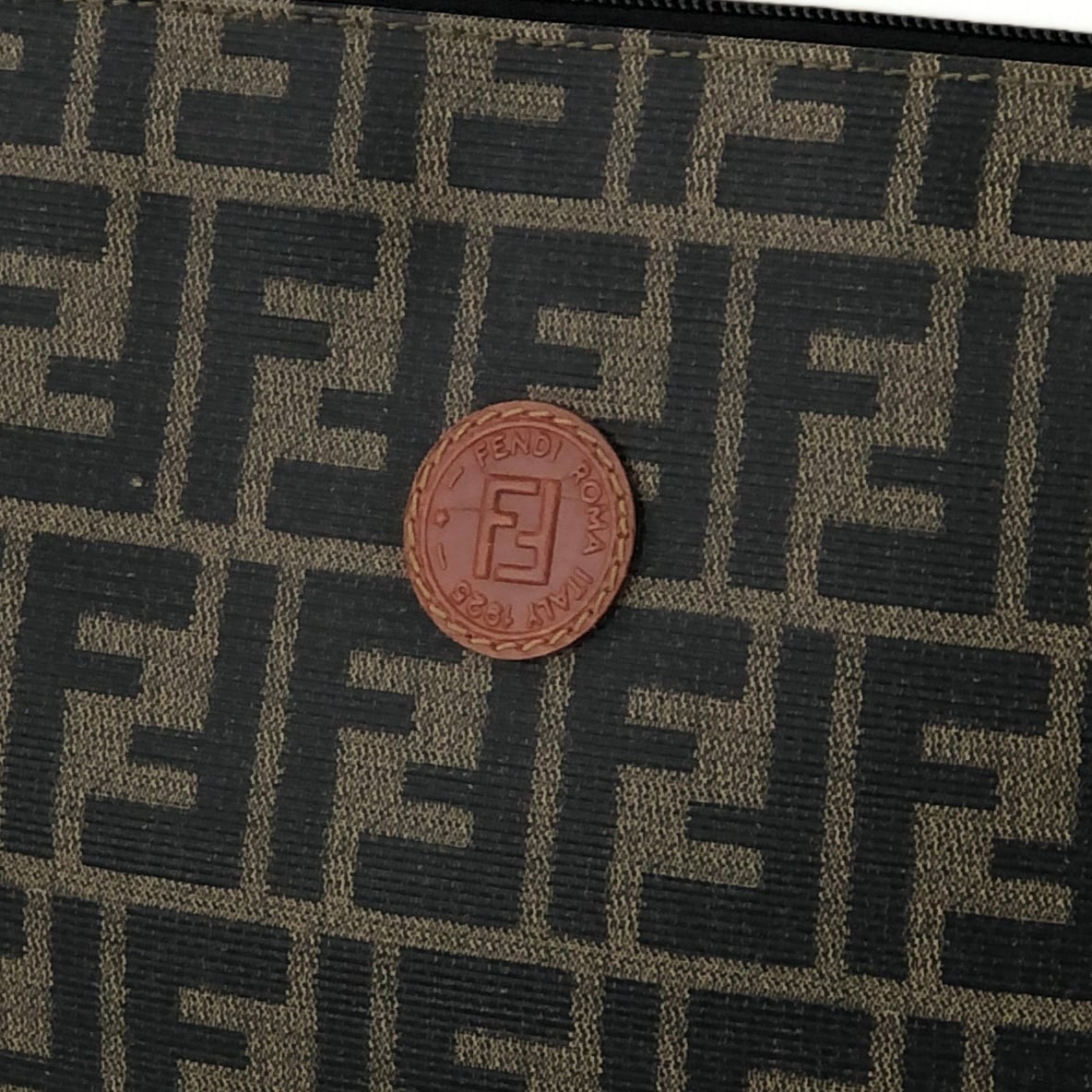 Fendi FFロゴパターン クラッチバッグ