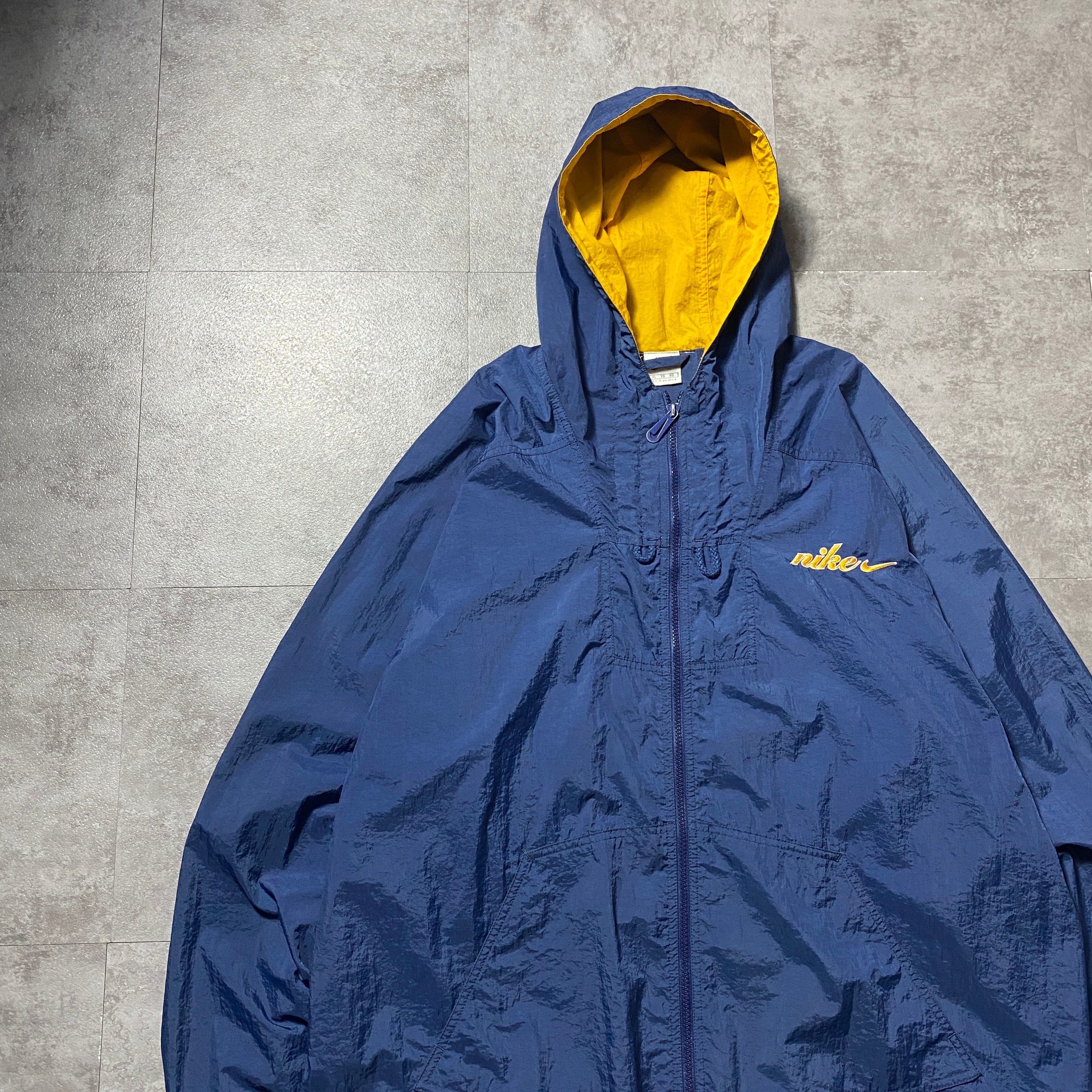 Nylon jacket | used_clothing_katharsis