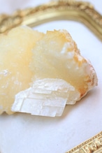 イエロースティルバイト「太陽の果実」Yellow Stilbite  ◇ 天然石・鉱物・パワーストーン・原石 | st00292