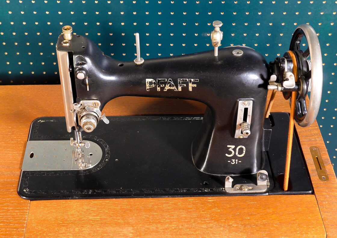Vintage】ドイツ PFAFF 30 足踏みミシン /700 | Pay ID