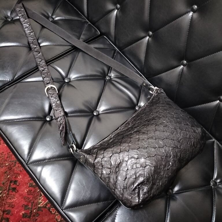 ピラルクー肩掛けバッグE(LAST) | FREAK LEATHER ARTISAN - Yokohama