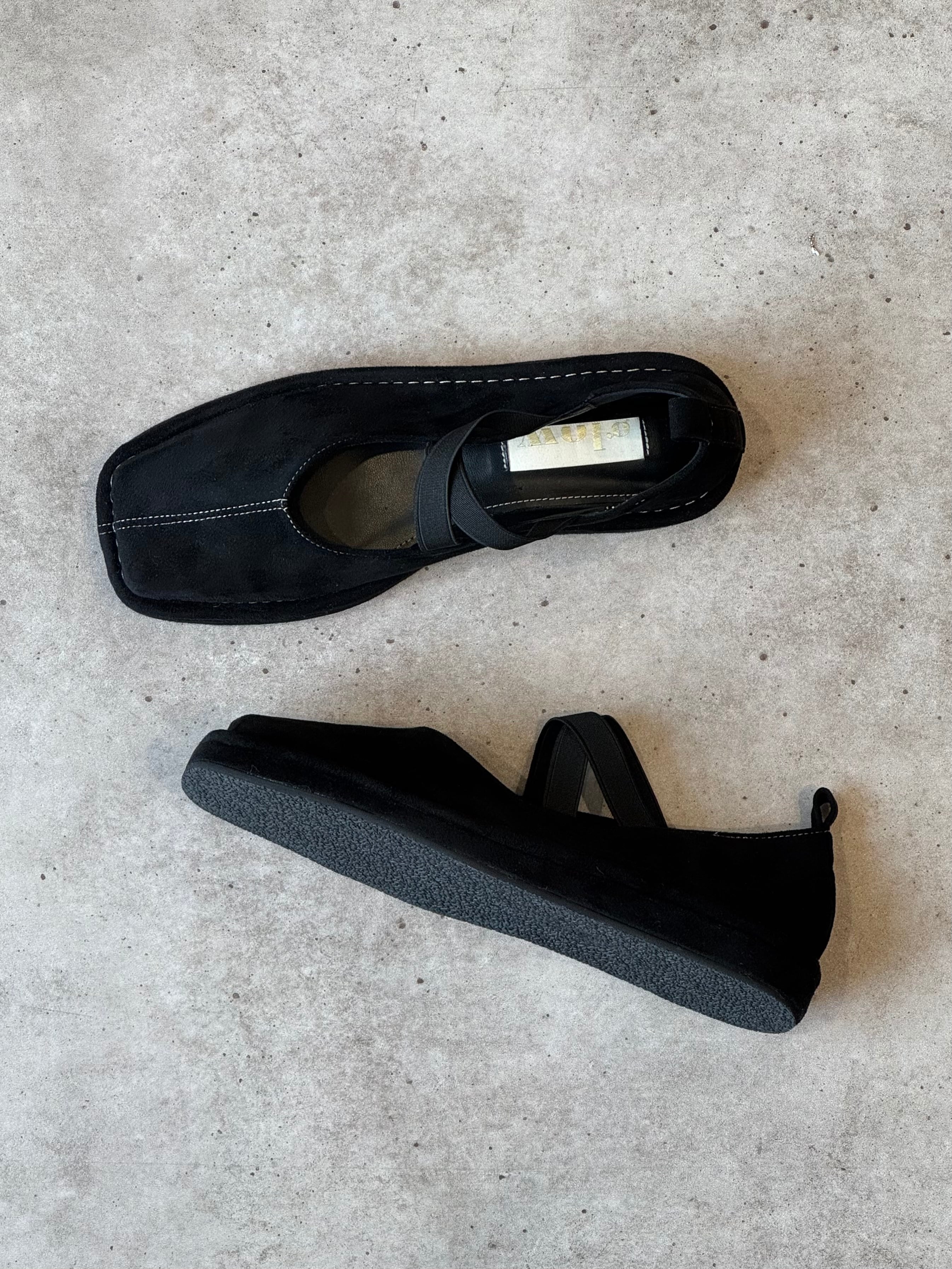 suede square cross strap flat shoes