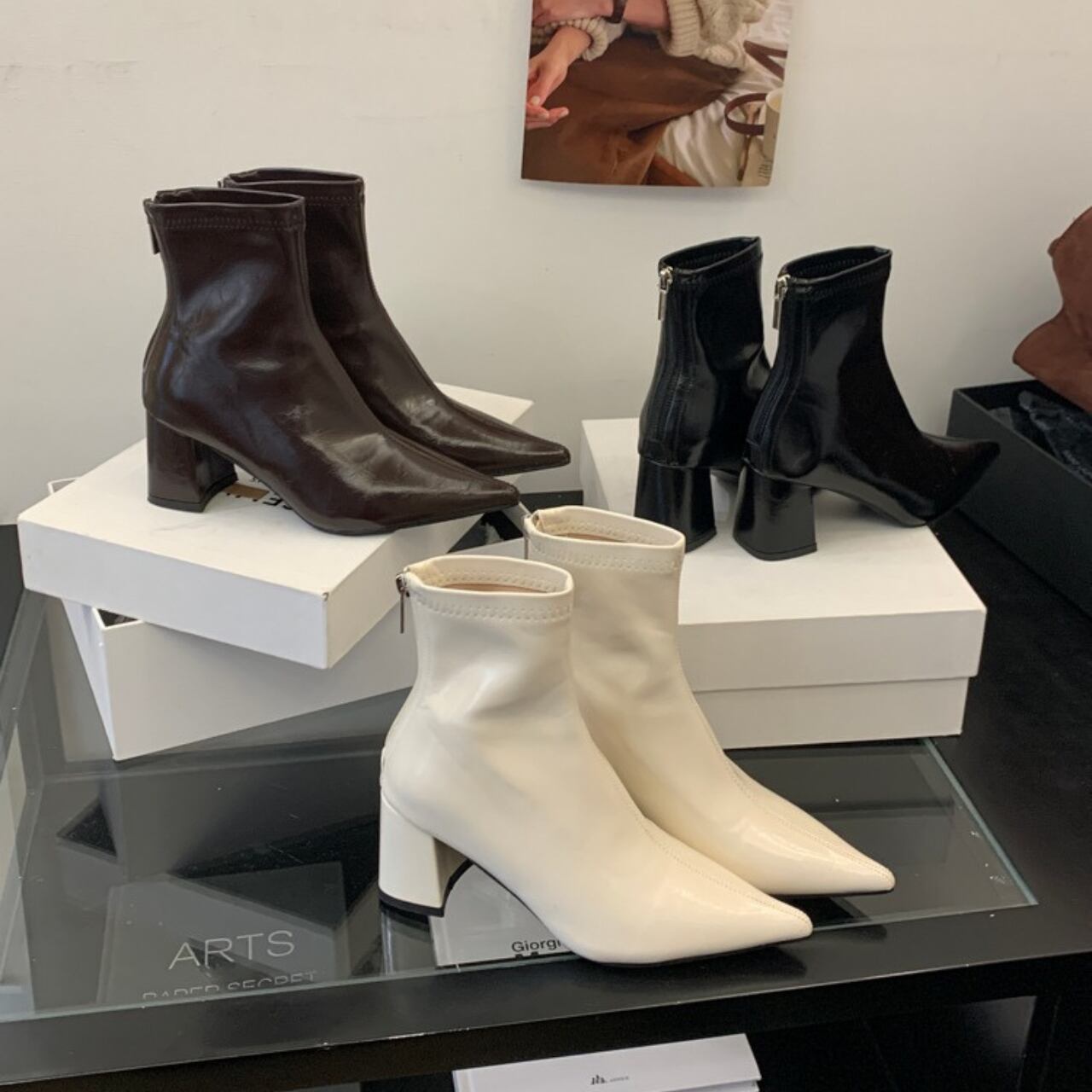 ポインテッドトゥアンクルブーツ a0568