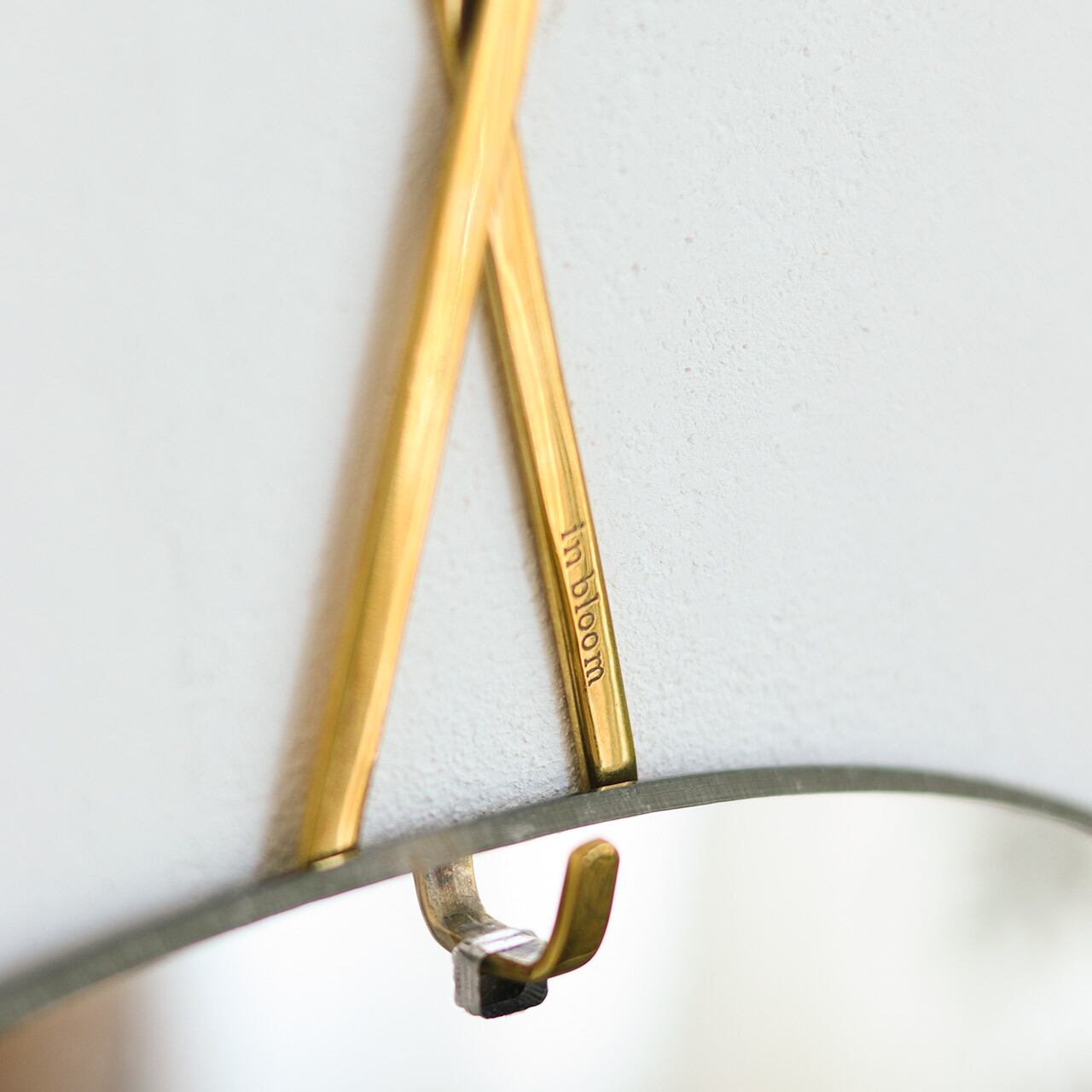 Brass wall mirror (Ssize)