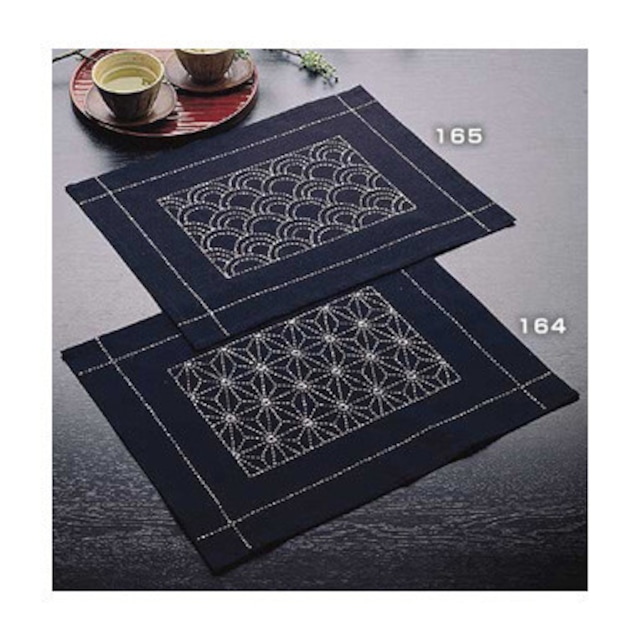 オリムパス：刺し子キット164『ランチョンマット』(紺) 麻の葉 Sashiko lunch mat making set "Asanoha”