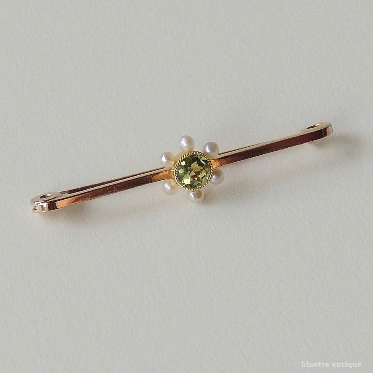 アンティークジュエリー 天然ペリドット 真珠 フラワー タイニー バーブローチ(ソーティングメモ付)