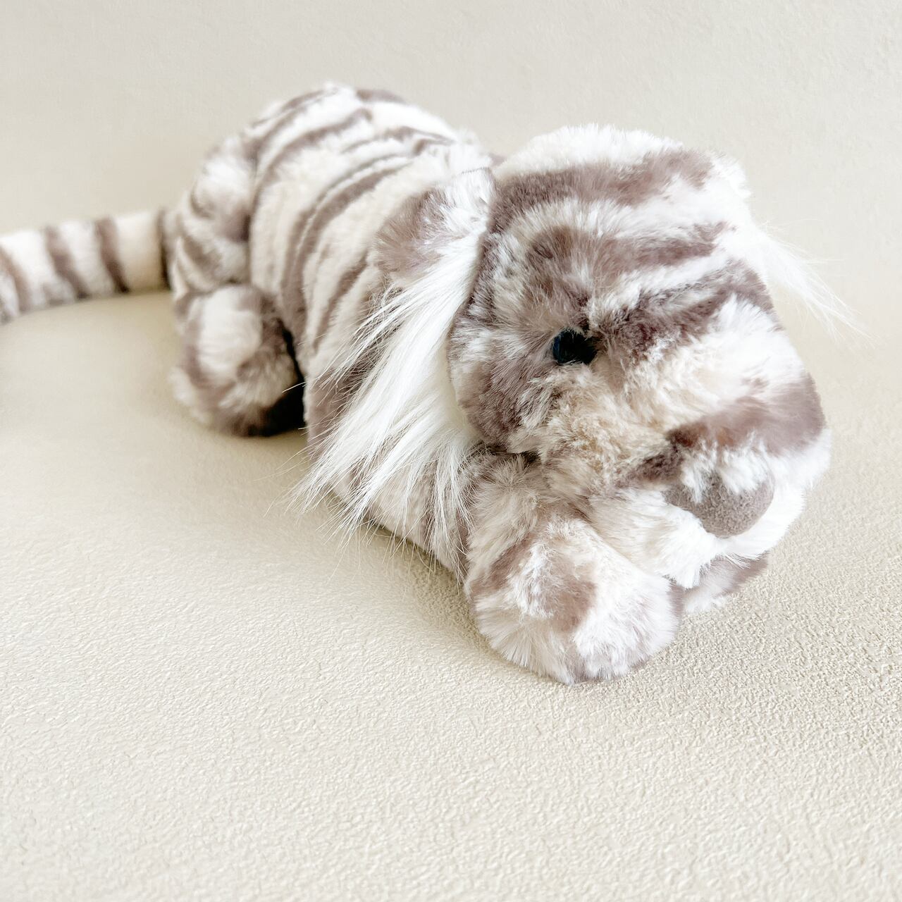 Jellycat ジェリーキャット | Sacha Snow Tiger Little ホワイト