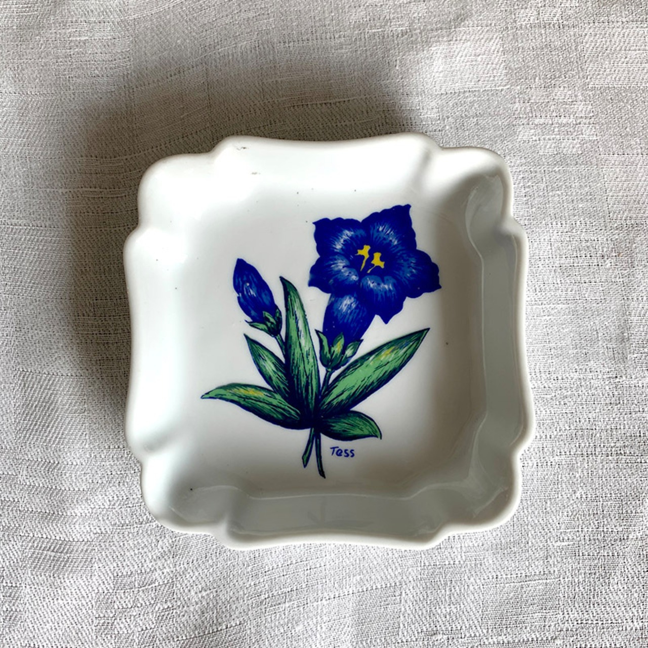 小皿　りんどうのプレート　花リム　フランス雑貨　アクセサリートレー　小物入れ　おつまみ入れ　 12TWcj15