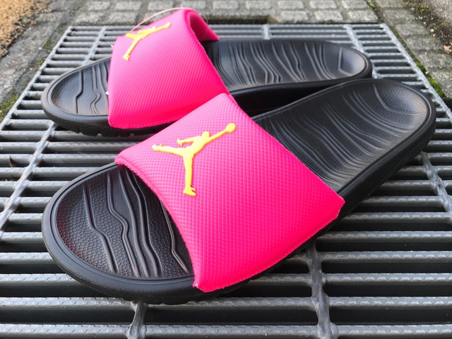 NIKE JORDAN BREAK SLIDE (HYPER PINK/CYBER-BLACK)