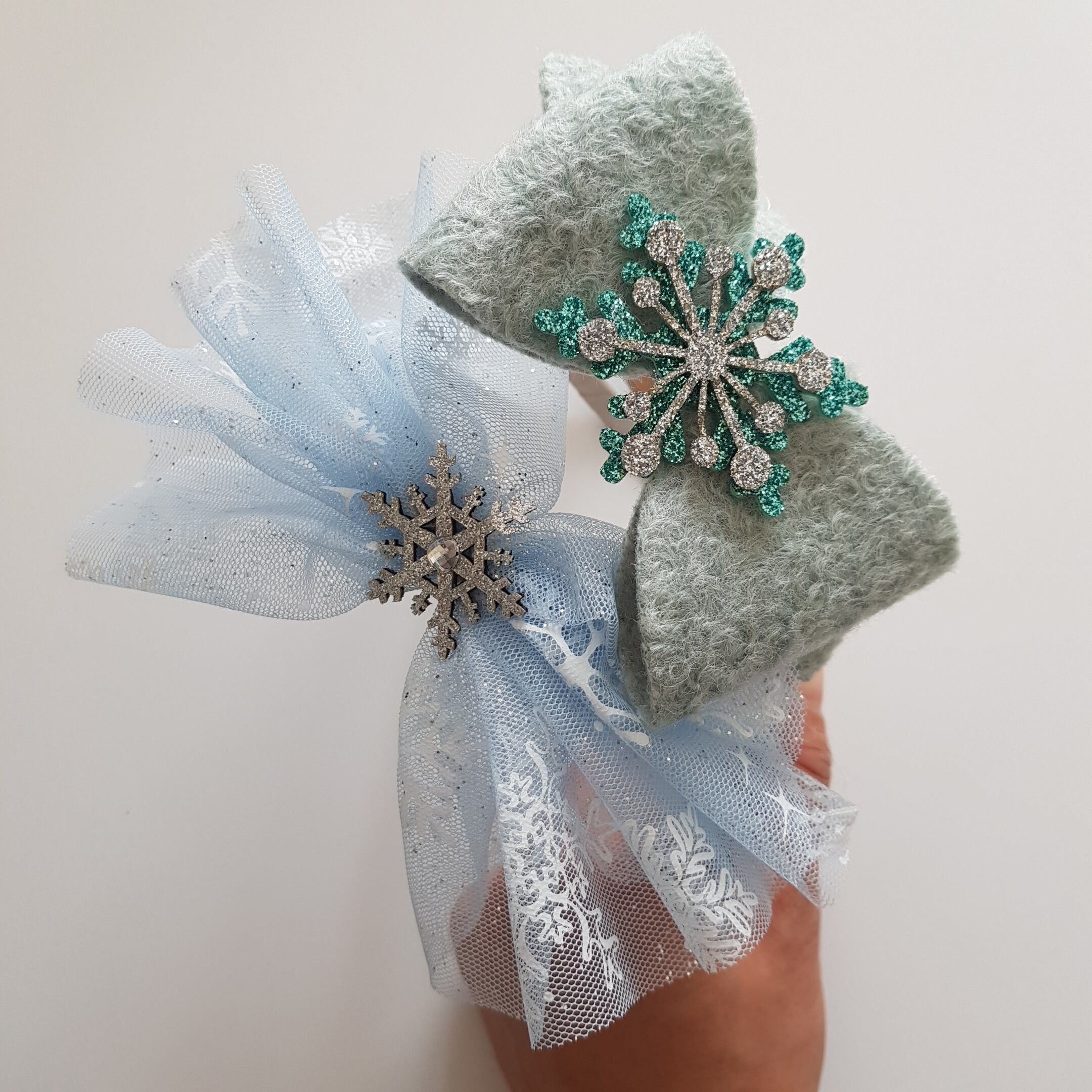 セール*即納*snow ribbonカチューシャ