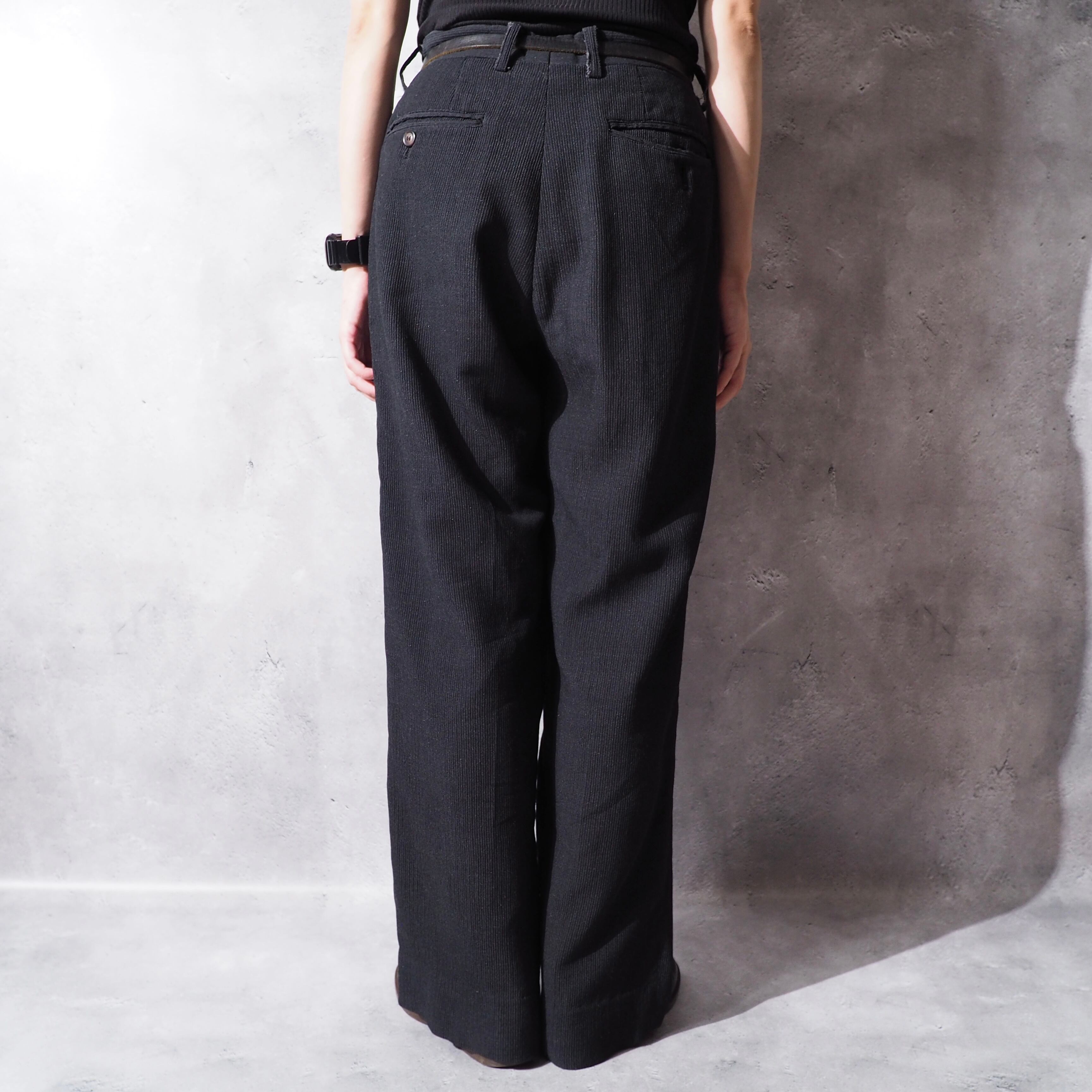” ISSEY MIYAKE MEN ” pleats line design two tuck dark gray slacks pants