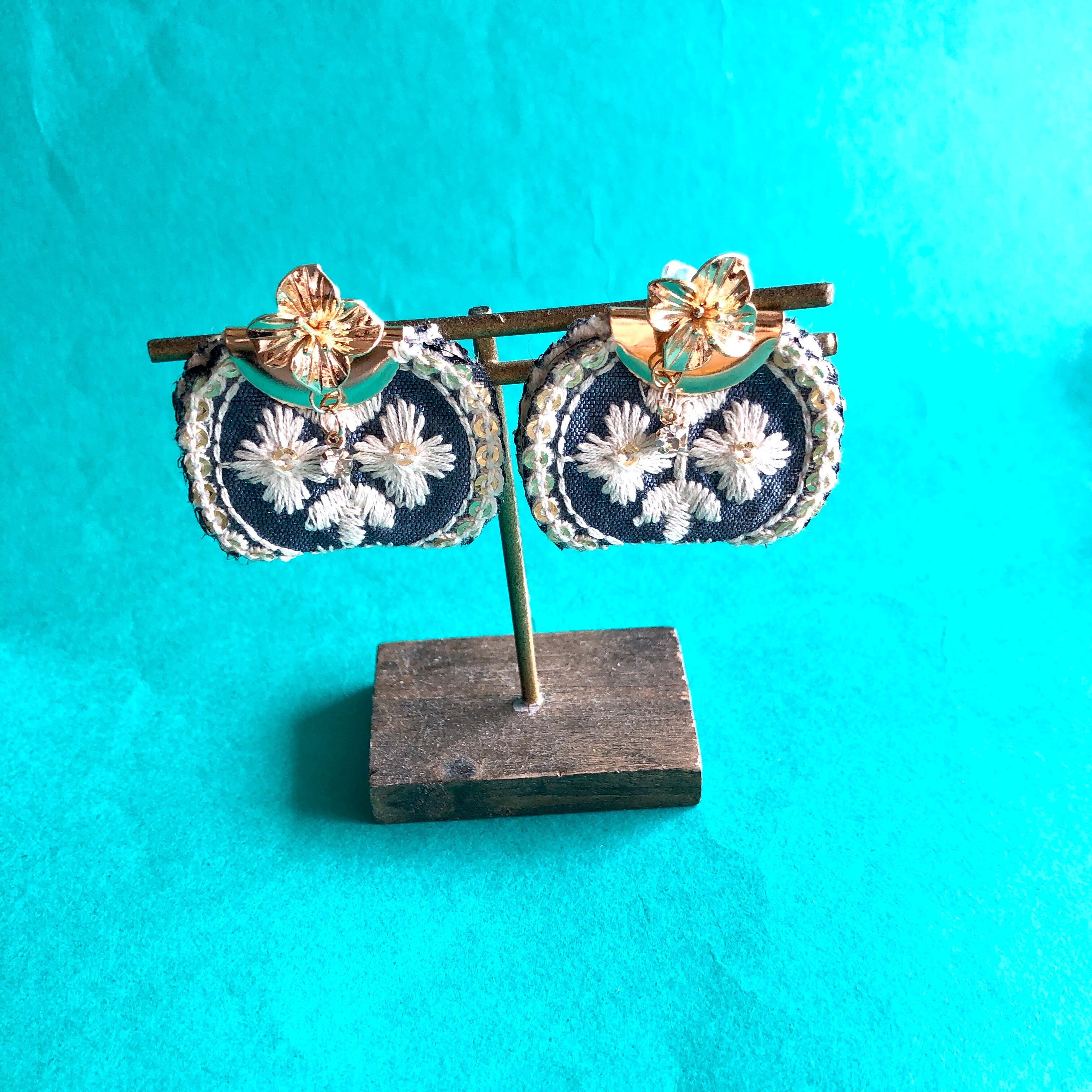 2wayピアス インド刺繍リボン 花柄 フラワー ビジュー | インド刺繍