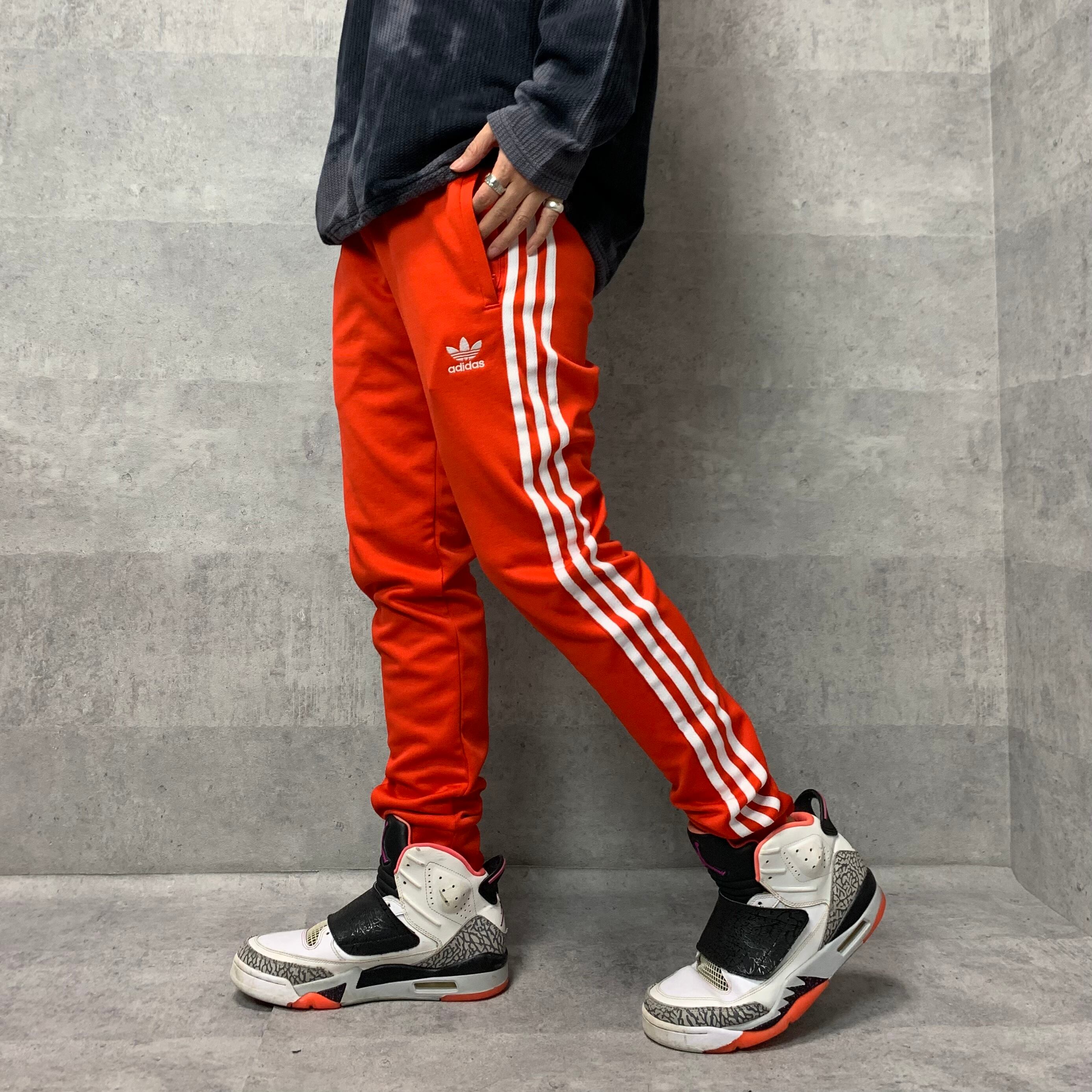 adidas アディダス ジャージ トラックパンツ 刺繍ロゴ 赤 ３色線