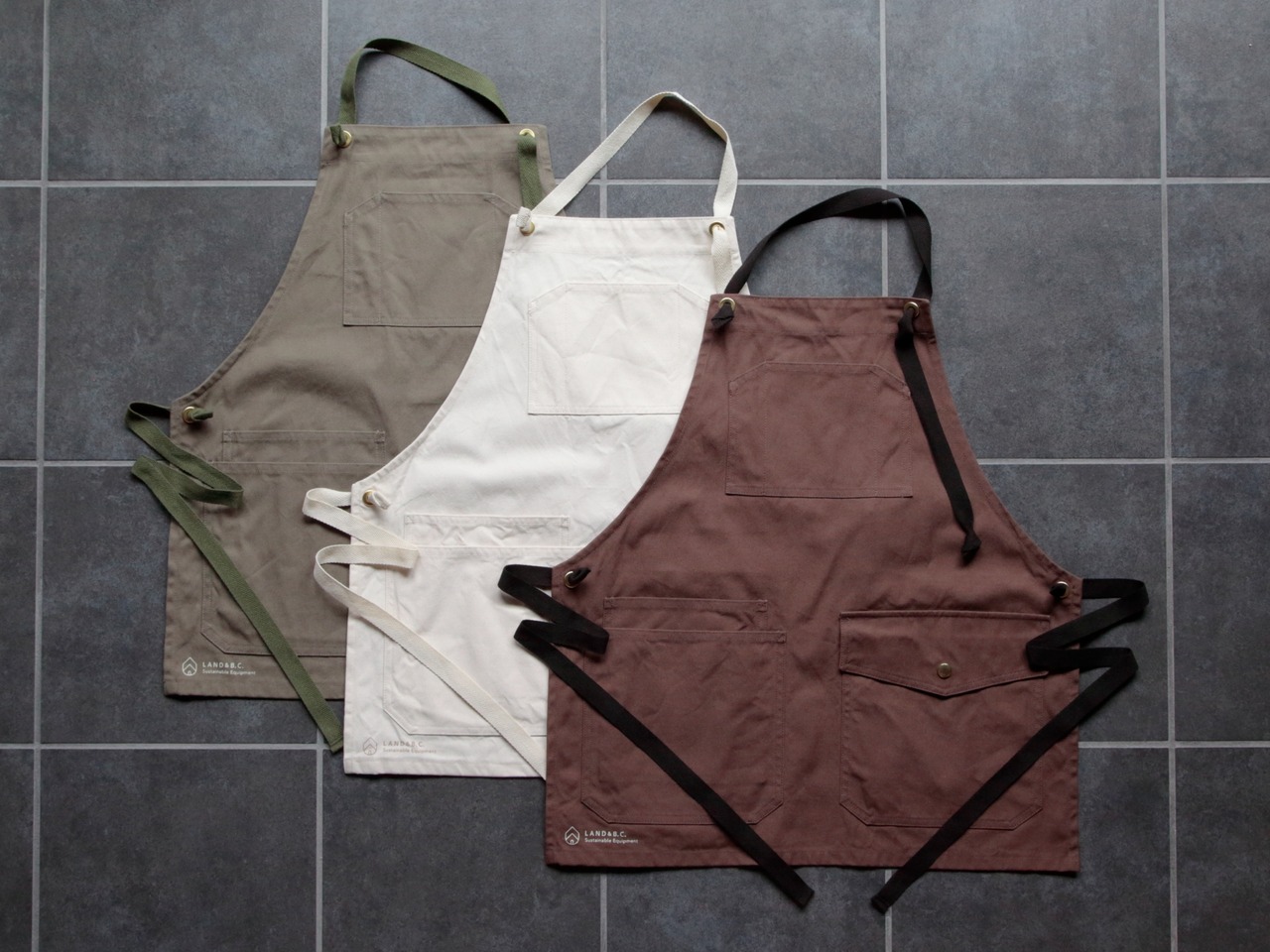 Root apron Short BR / ルートエプロン ショート（ブラウン）