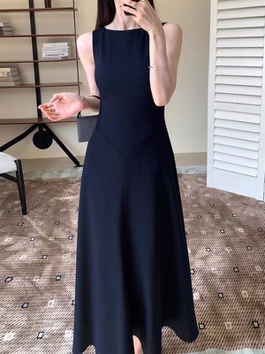 silhouette claire minimal long dress.3247