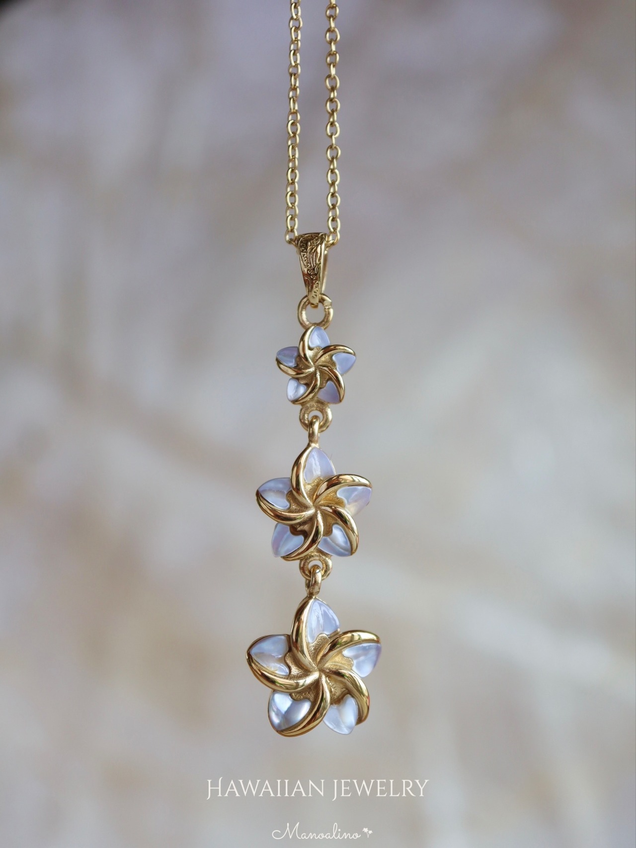 Triple Plumeria shell necklace Hawaiian jewelry(ハワイアンジュエリートリプルマザーオブパールプルメリアネックレス)