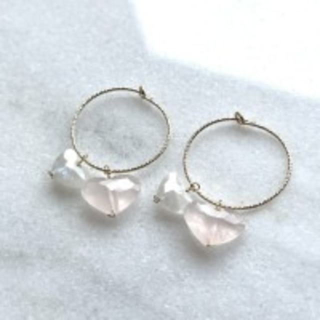 【バンコク最強のパワスポでアチューメント】【オリジナル】【超美石】ローズクォーツ×レインボームーンストーン　フープピアス（14金ゴールドフィルド製）　4716