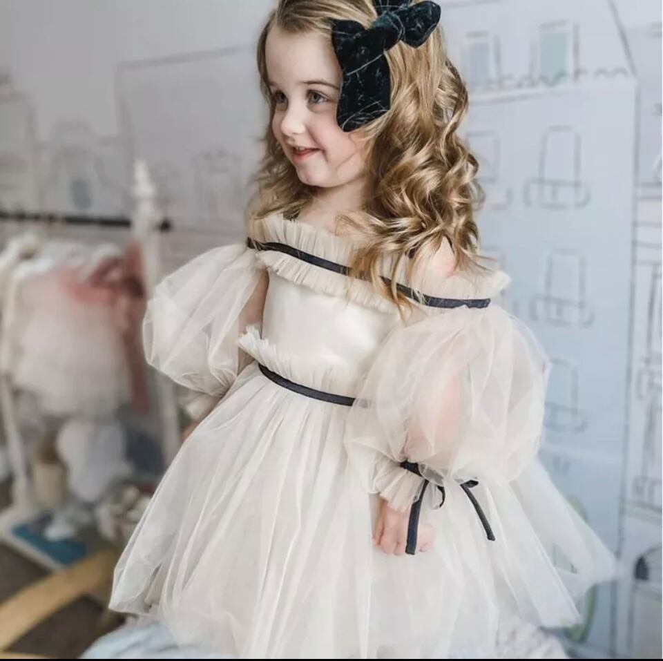 チュールオフショルダードレス•••••••••ワンピース お誕生日 海外子供服 リボン 発表会 撮影 キッズフォト
