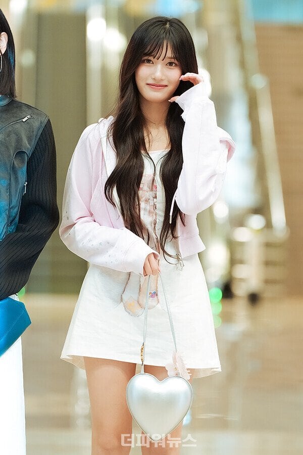 ☆IVE イソ 着用！！【pehrt】Guardian Angel Hoodie(Lavender Pink