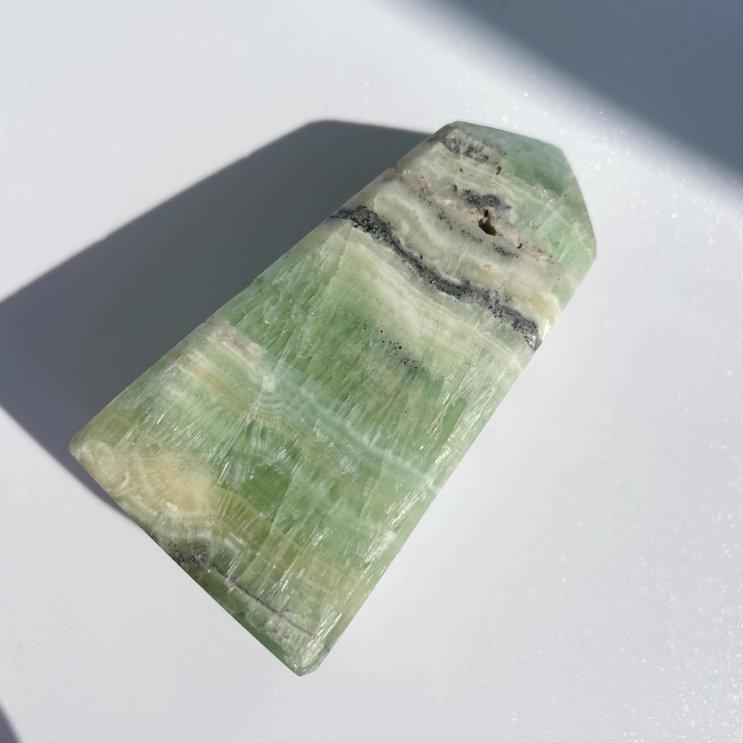 キウイカルサイト タワー03◇Kiwi Calcite◇パワーストーン・天然石