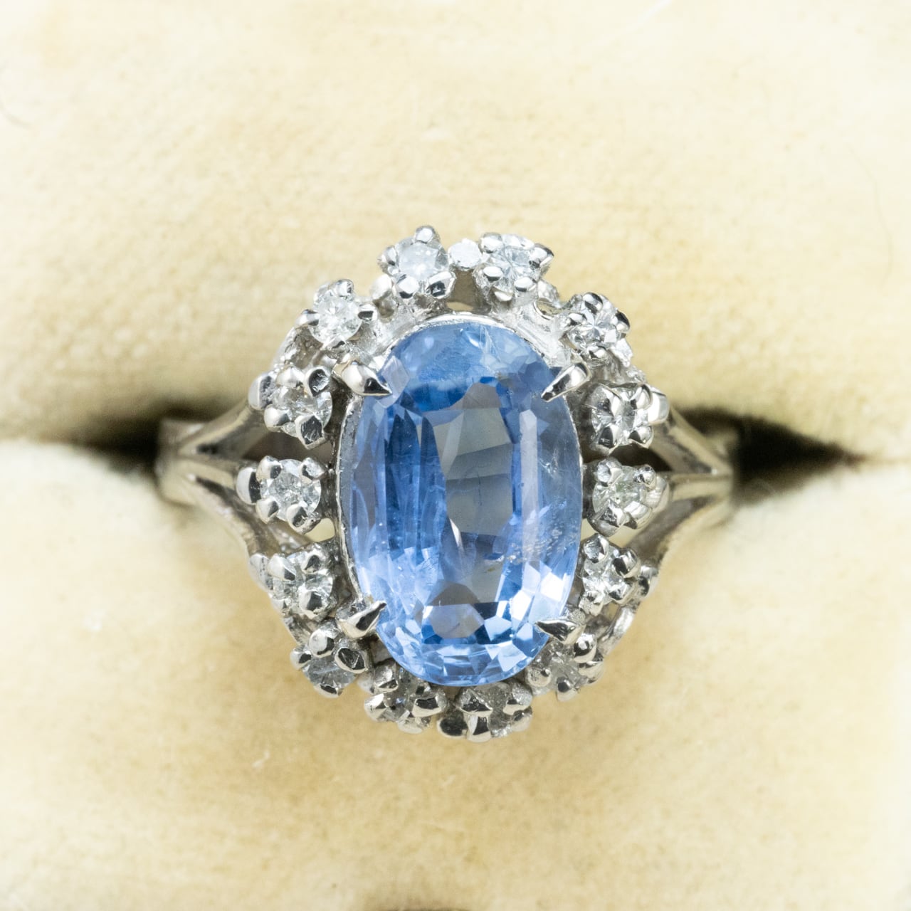 日本の作品】 Pt900 昭和ザマスリング 非加熱ブルーサファイヤ 3.903ct