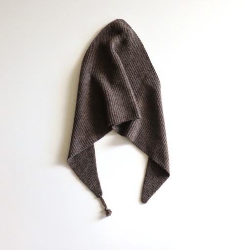 Nine Tailor " Cashmere triangular Stole ( Brown )"