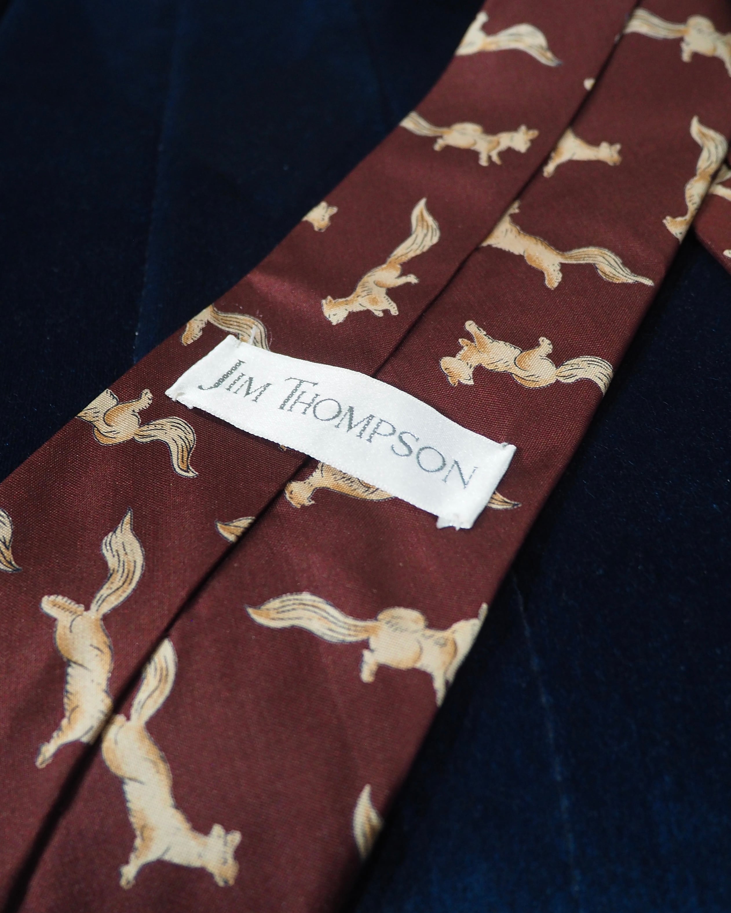 " JIM THOMPSON " Cute Squirrel All Over Pattern Vintage Silk Tie