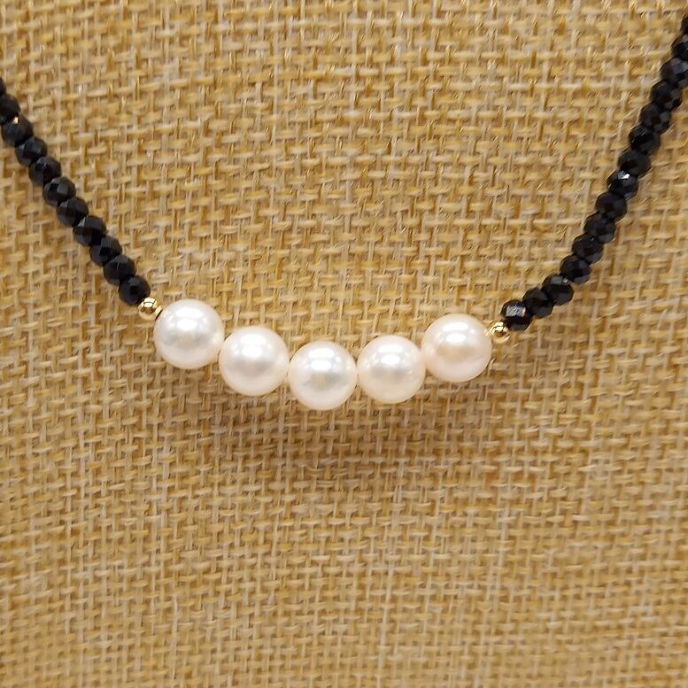 アコヤ真珠５連×スピネルネックレス