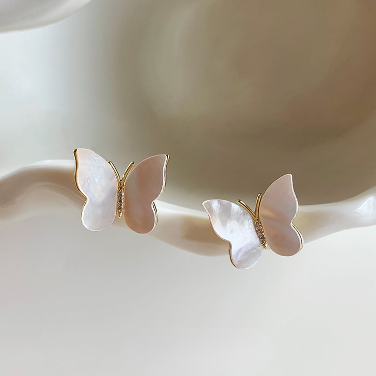 Luna Butterfly Earrings a0037