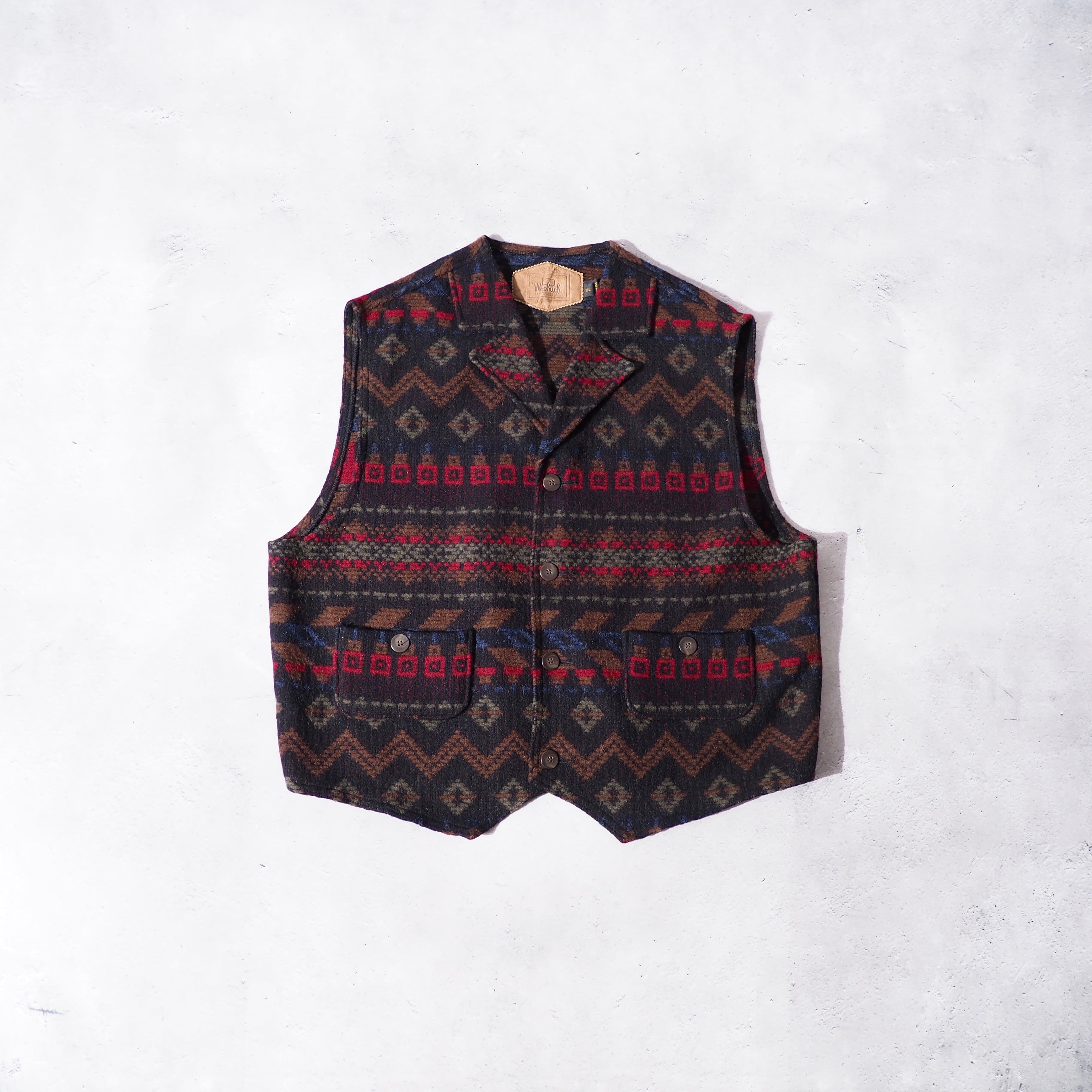 ” WOOLRICH ” Beautiful Nordic Ethnic Embroidery vintage vest (made in Usa)