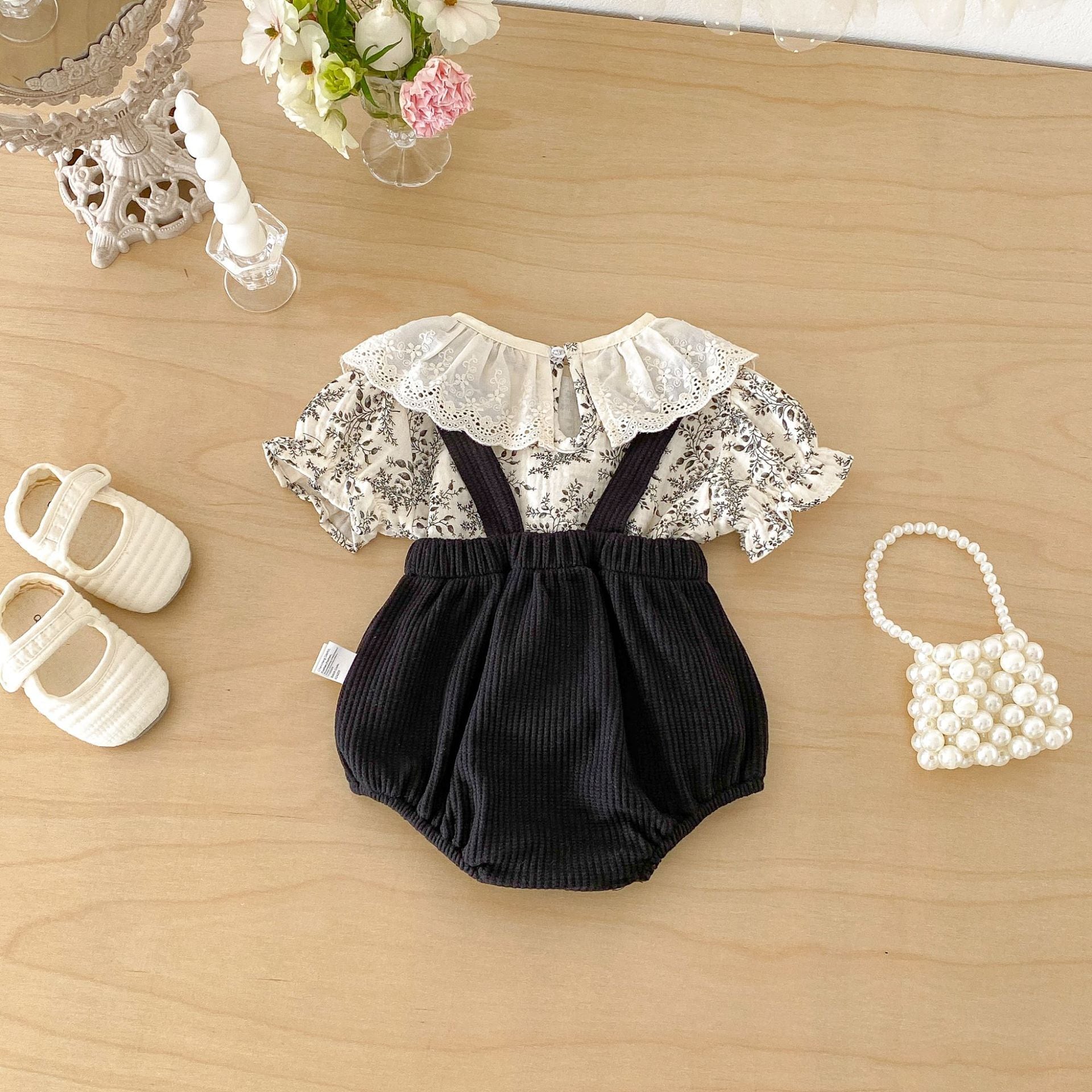 シャツ ＆   サロペット BABY】ブラックフラワーサロペット＆シャツ | Betty