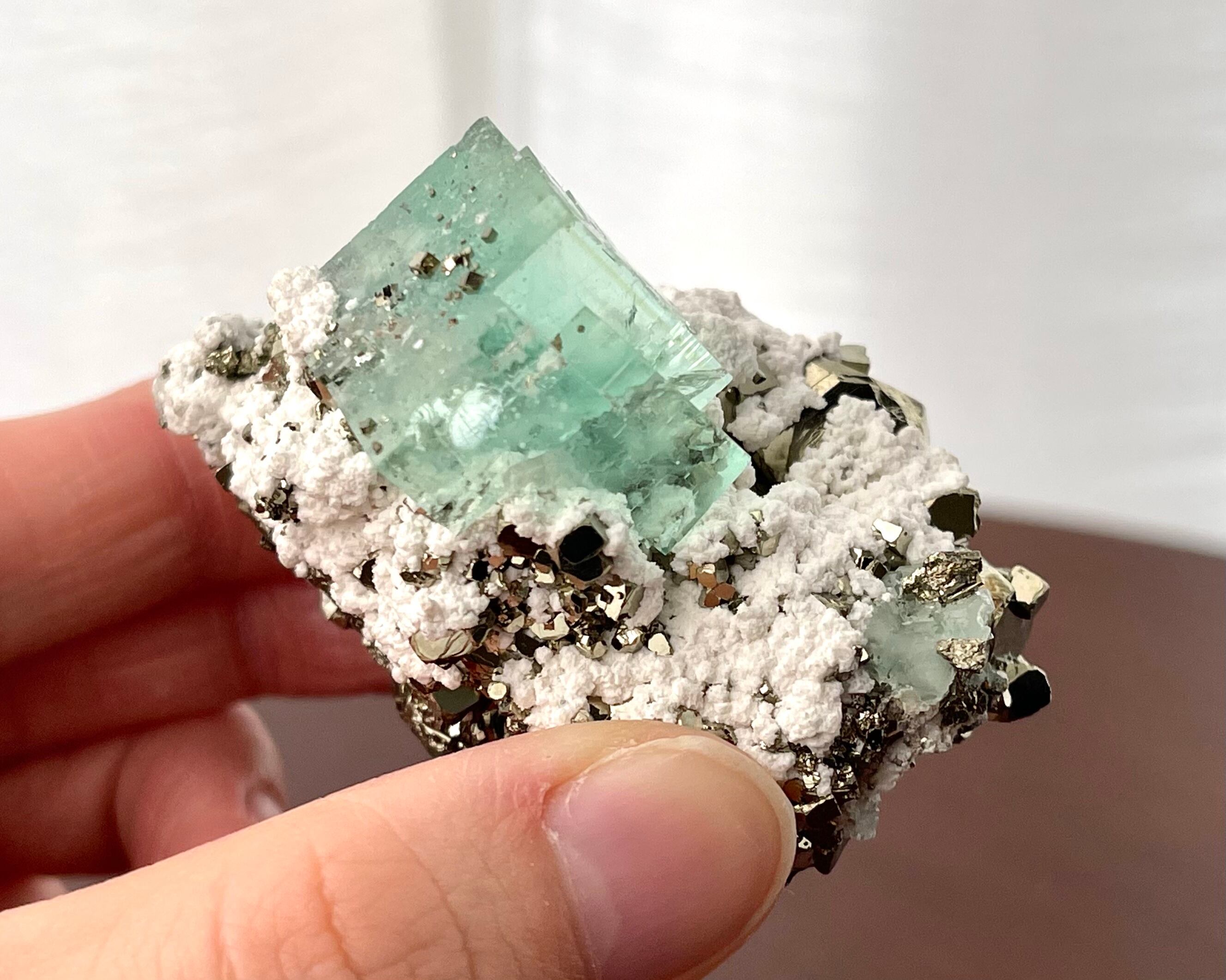 フローライト / カルサイト / パイライト【Fluorite on Calcite with