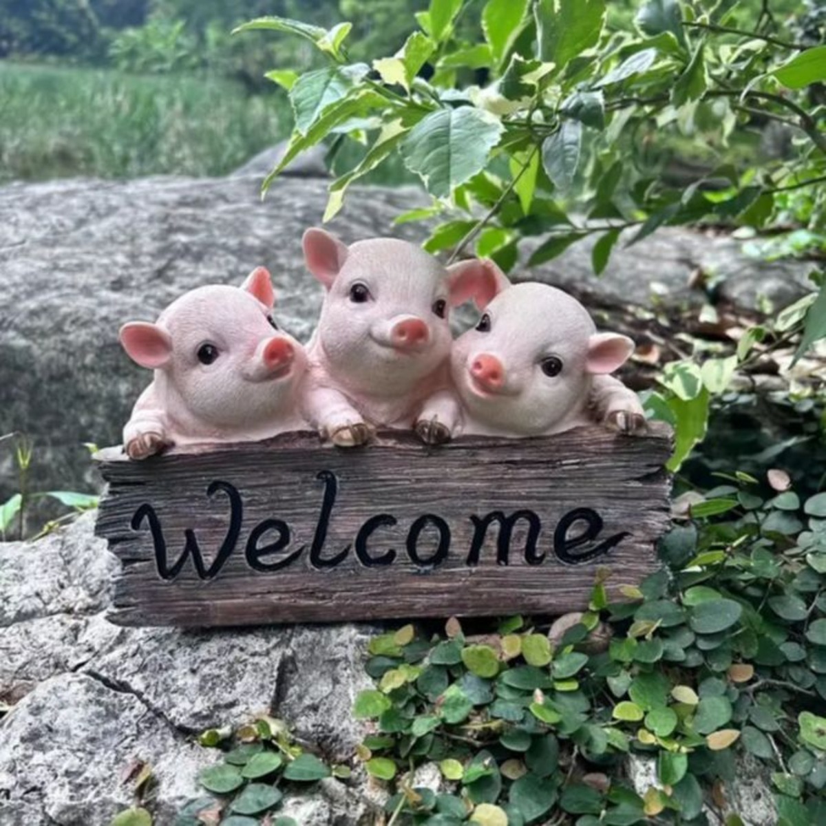 3匹の子ブタのウェルカムサイン 置物 動物 オブジェ 可愛い 