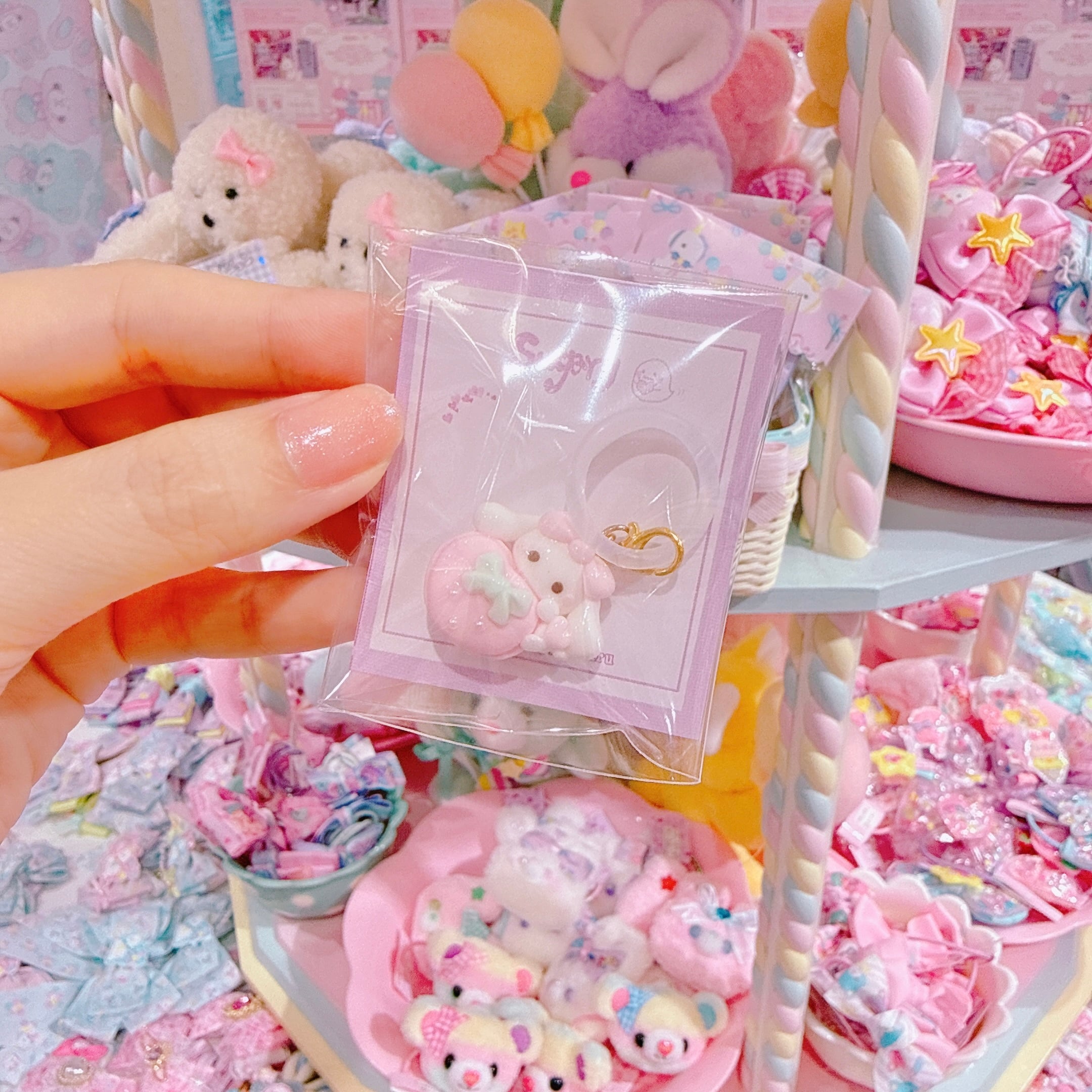 【C9】28-29うさマカロンめじるしチャーム