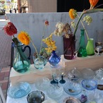 すらっとしたグリーンの花瓶