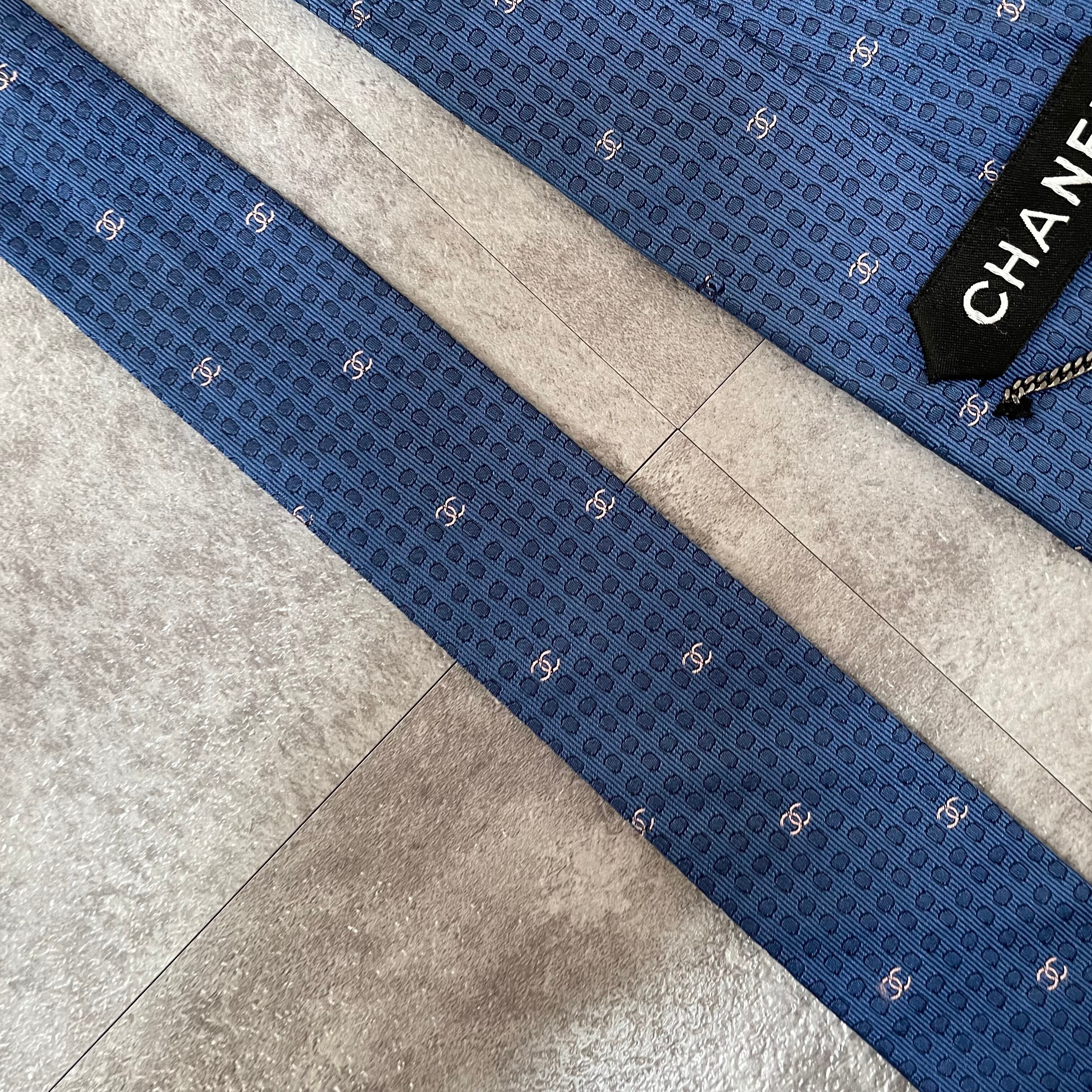CHANEL】ココマーク総柄ロゴ入りネクタイ ブルー 青 ビジネス向け 総