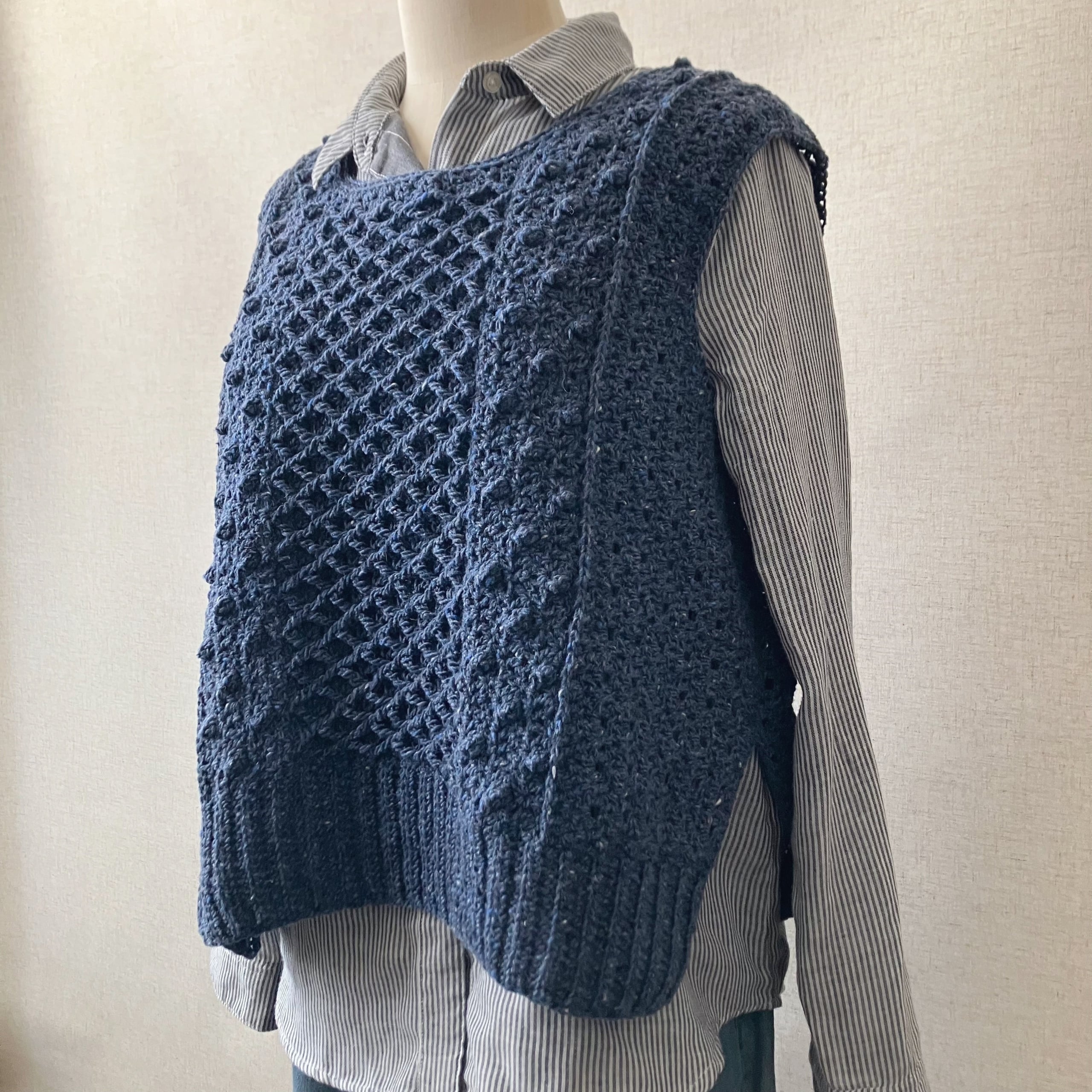 手編みキット】かぎ針編みのアラン模様ベスト（大人サイズ） | 手編み