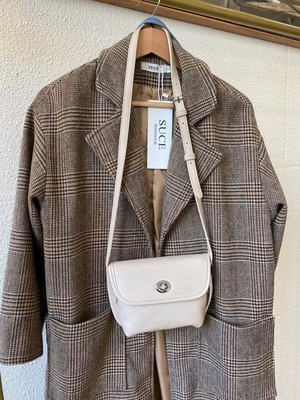 フラップショルダーバッグ